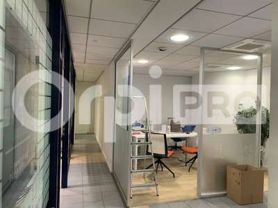 Local commercial 180m² à vendre à Bordeaux 