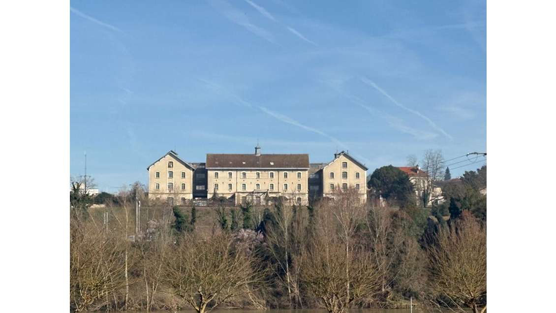 Patrimoine industriel 9000m² axe Bordeaux Toulouse