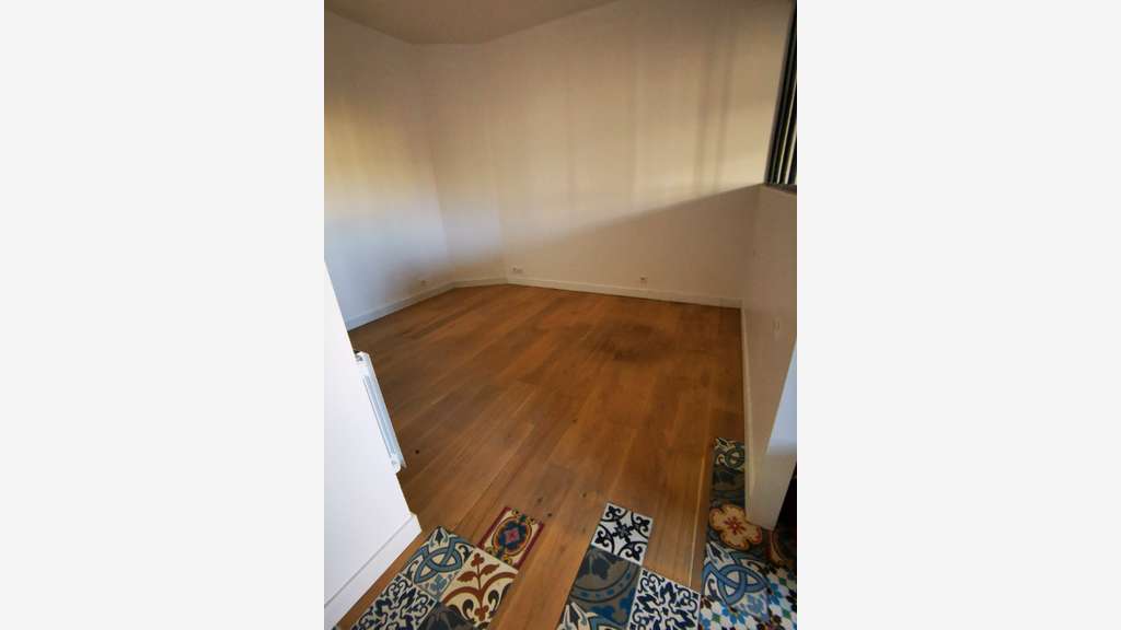 Murs commerciaux libres 54m² à Bordeaux Capucins