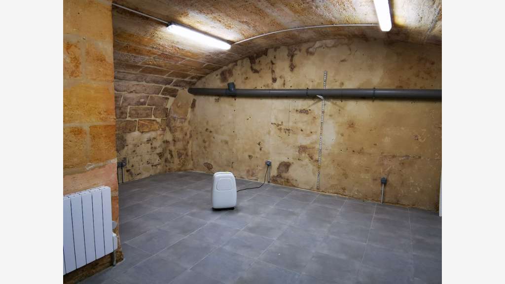 Murs commerciaux libres 54m² à Bordeaux Capucins