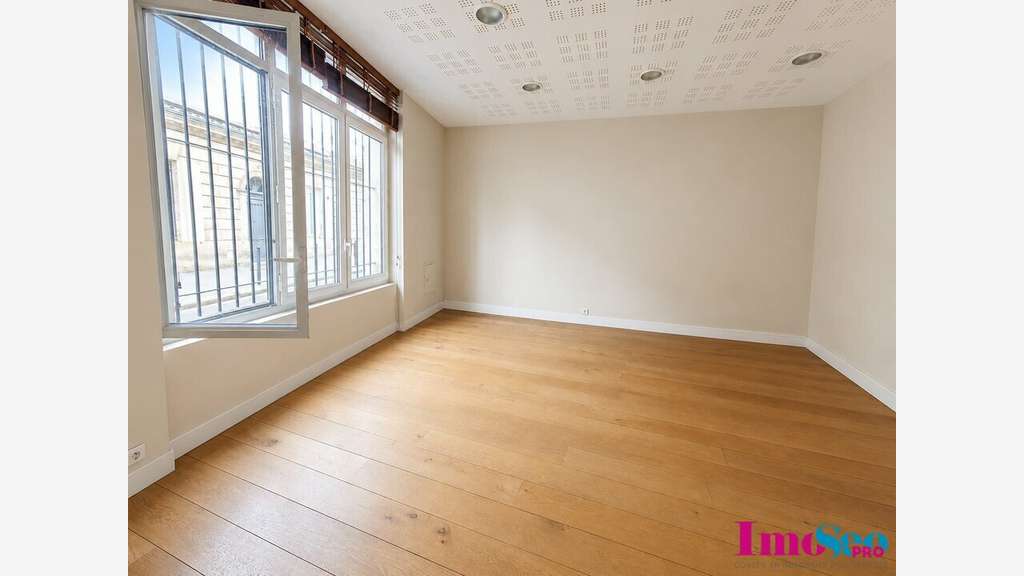 Local commercial 150m² à vendre à Bordeaux centre