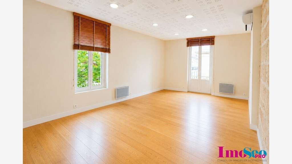 Local commercial 150m² à vendre à Bordeaux centre
