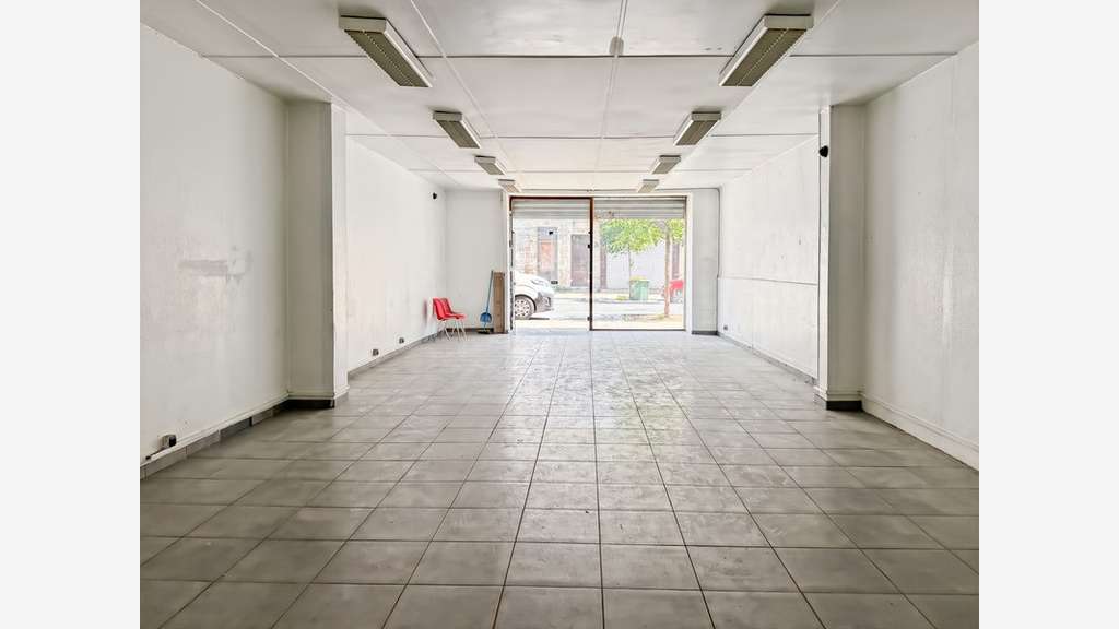 AV local commercial 85m² avec cave 44m² à Bordeaux