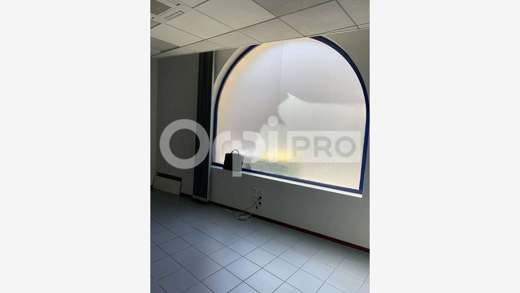 Local commercial 220m² à vendre à Bordeaux