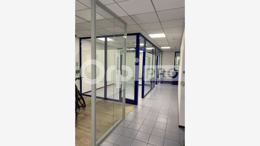 Local commercial 220m² à vendre à Bordeaux