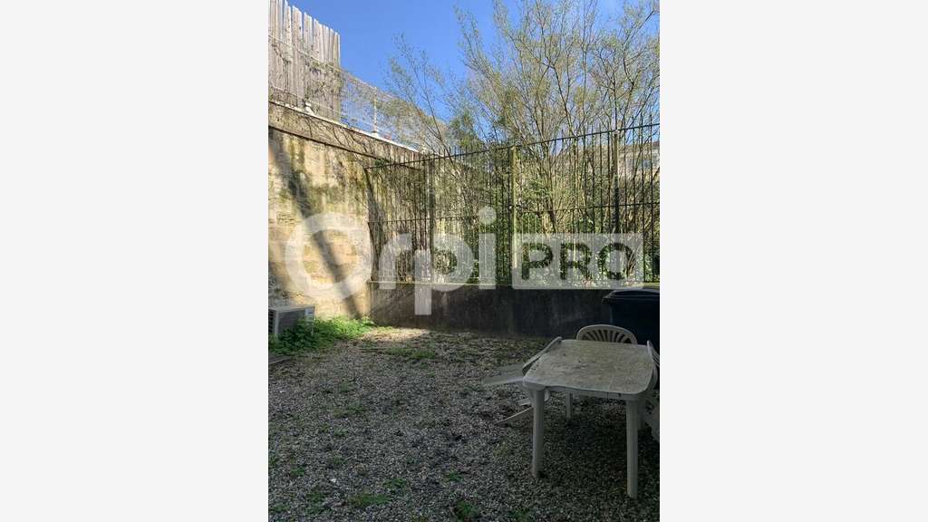 Local commercial 220m² à vendre à Bordeaux