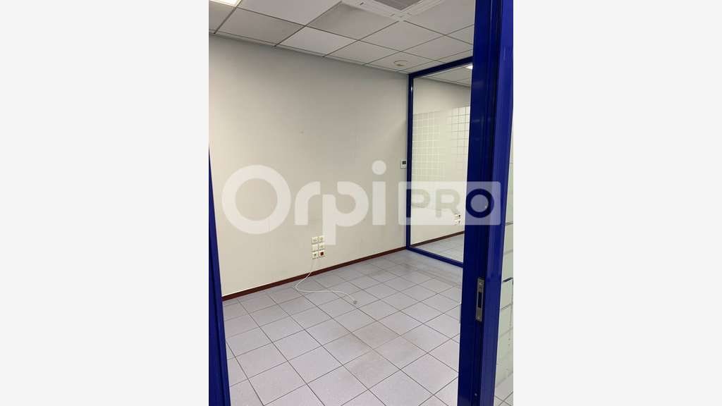 Local commercial 220m² à vendre à Bordeaux