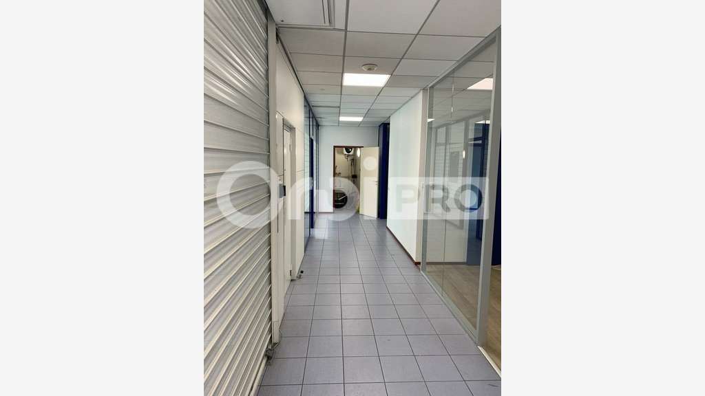 Local commercial 220m² à vendre à Bordeaux