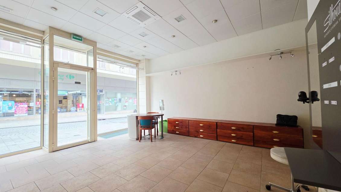 BOURGES CENTRE MURS COMMERCIAUX 57M²