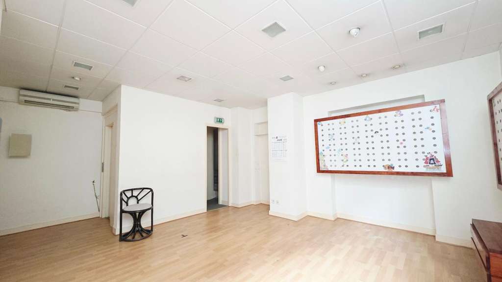 Vente murs commerciaux 57m² à Bourges centre