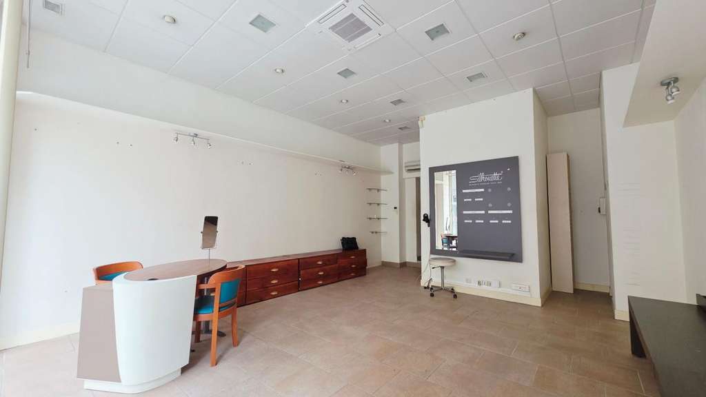 Vente murs commerciaux 57m² à Bourges centre
