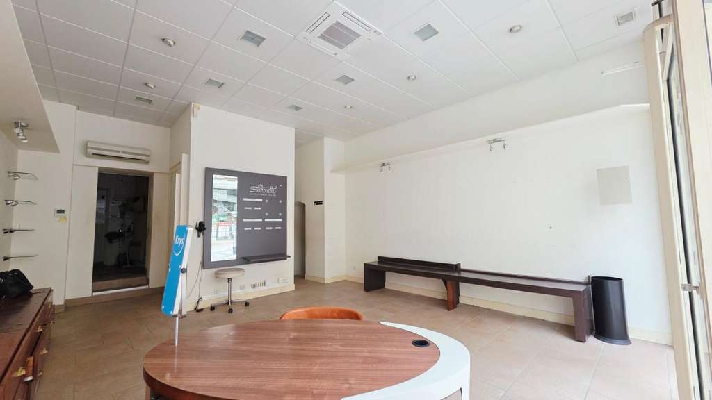 Vente murs commerciaux 57m² à Bourges centre