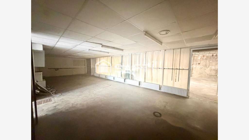 Vente murs 160m² axe très passant Bourgoin
