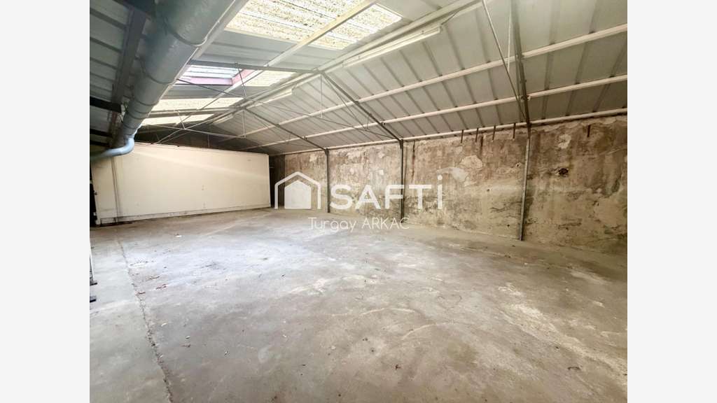 Vente murs 160m² axe très passant Bourgoin
