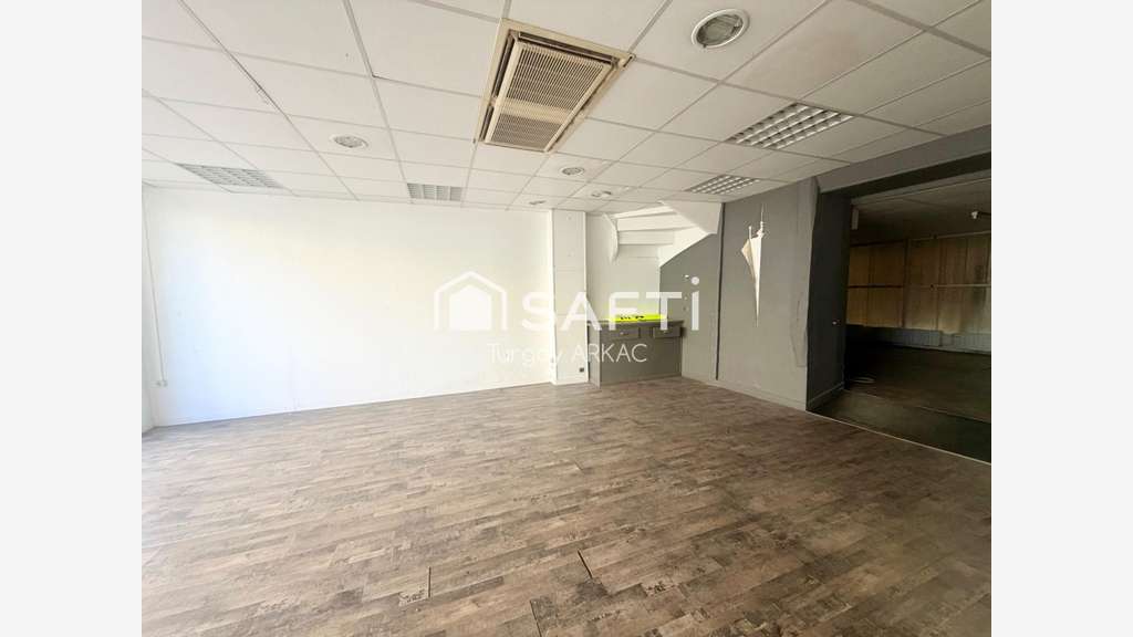 Vente murs 160m² axe très passant Bourgoin