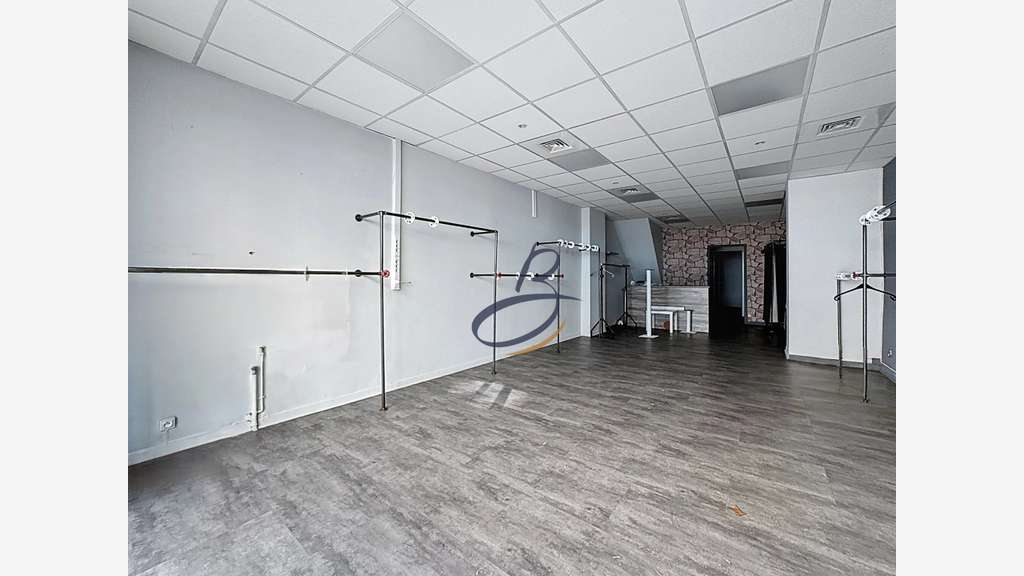 LOCAL COMMERCIAL de 70 m² EMPLACEMENT N°1 RUE DE L