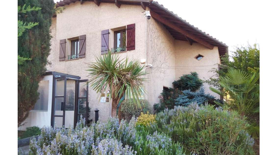 AV local commercial de caractère 350m² à Bourret