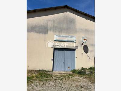 Vente local de stockage de 338m² à Burgnac