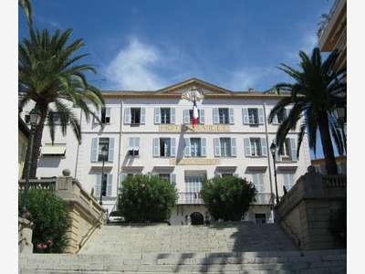 Vente local neuf 150m² à Cagnes sur Mer centre