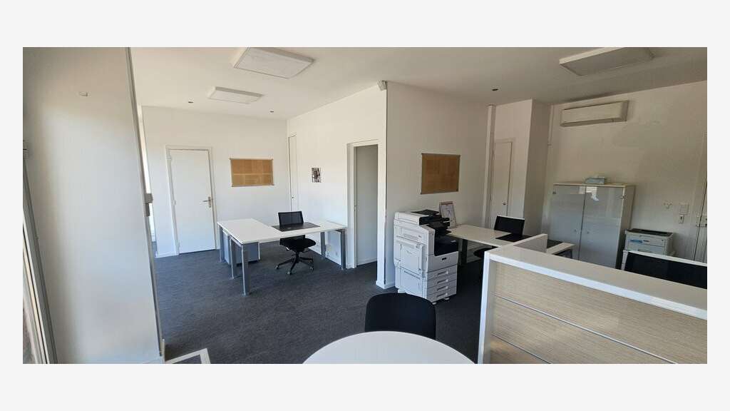 Vente murs libres 62m² à Cagnes proche hippodrome