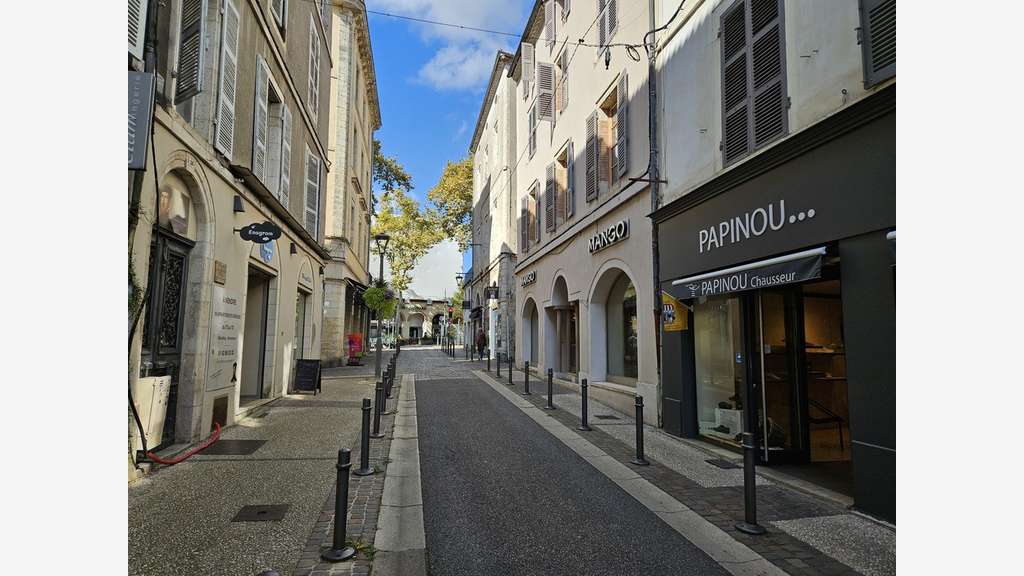 Vente local commercial 300m² sur empl N°1 à Cahors