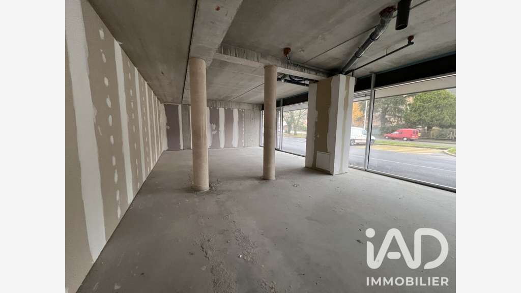 Vente local commercial neuf de 156m² à Cahors