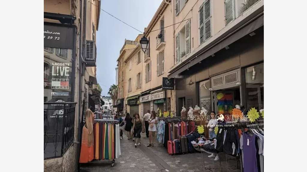 Local 56m² Cannes centre Meynadier Gare