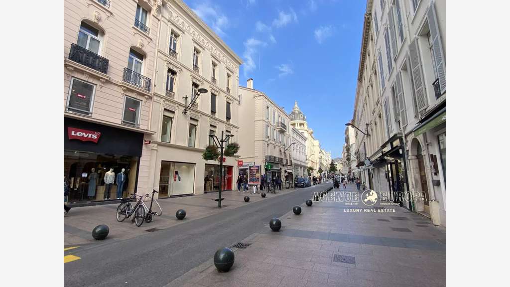 Local commercial 62m² Cannes emp N°1 Rue d'Antibes