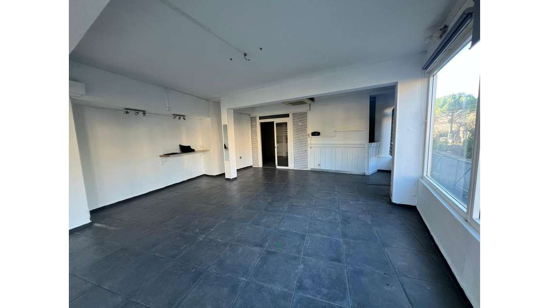 Vente local commercial 120m² dynamique Carpentras
