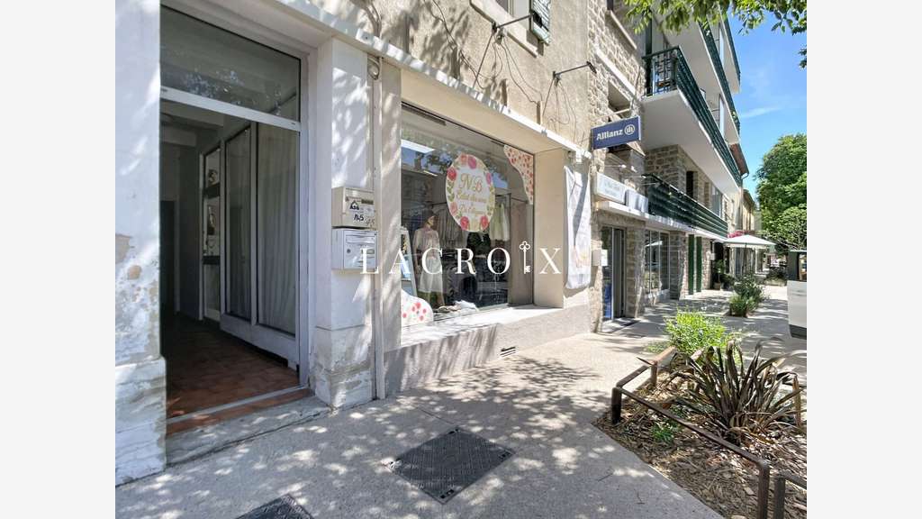 Local commercial 62m² à Carpentras Av Mont-Ventoux