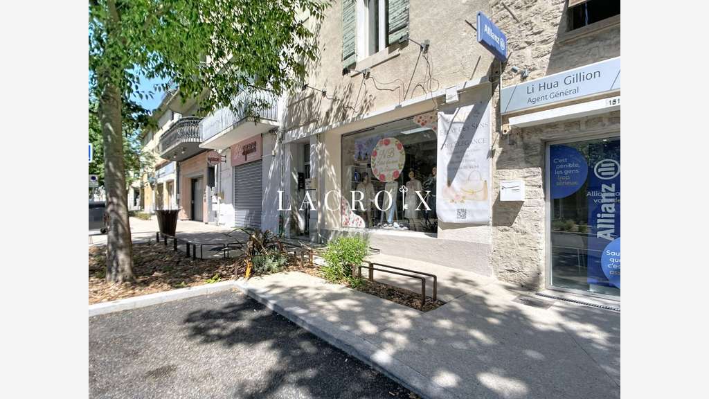 Local commercial 62m² à Carpentras Av Mont-Ventoux