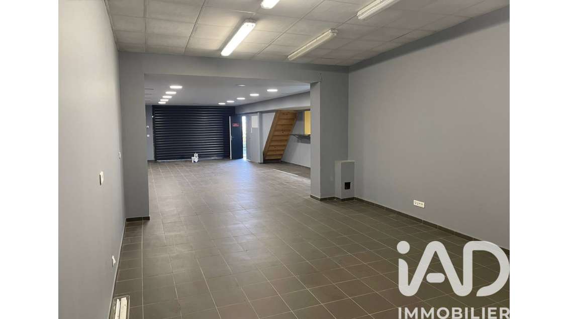 Vente local commercial stockage de 190m² à Carvin