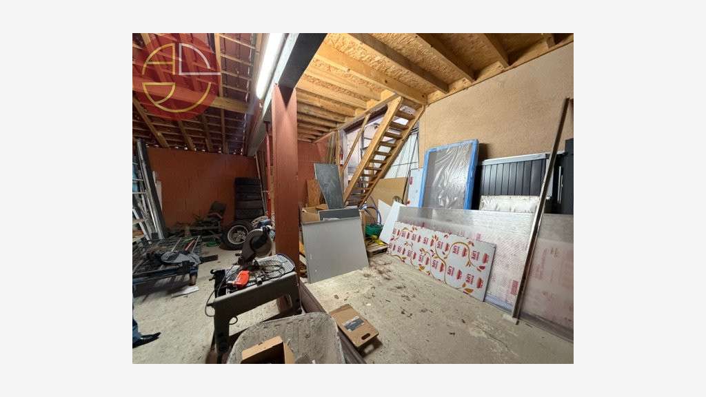 A vendre local commercial de 374m² à Castanet