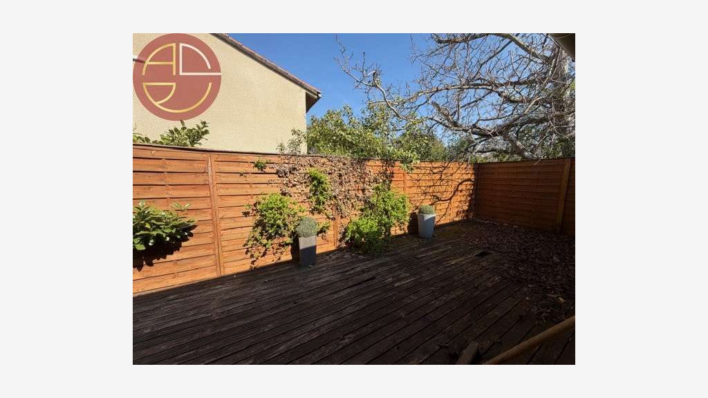 A vendre local commercial de 374m² à Castanet