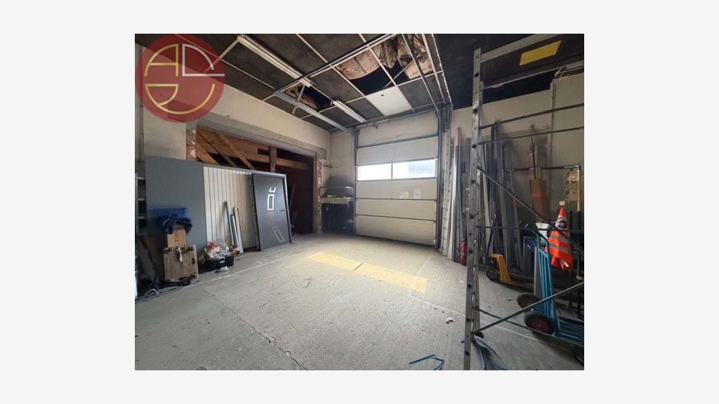 A vendre local commercial de 374m² à Castanet
