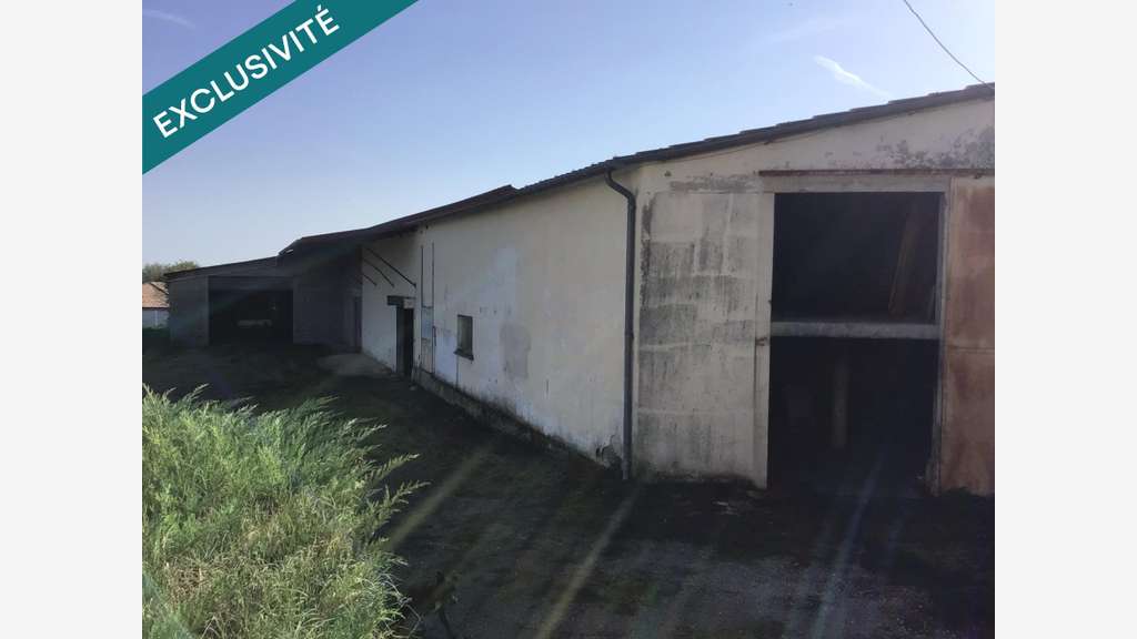 Ensemble de bâtiments de 1400 m2 centre