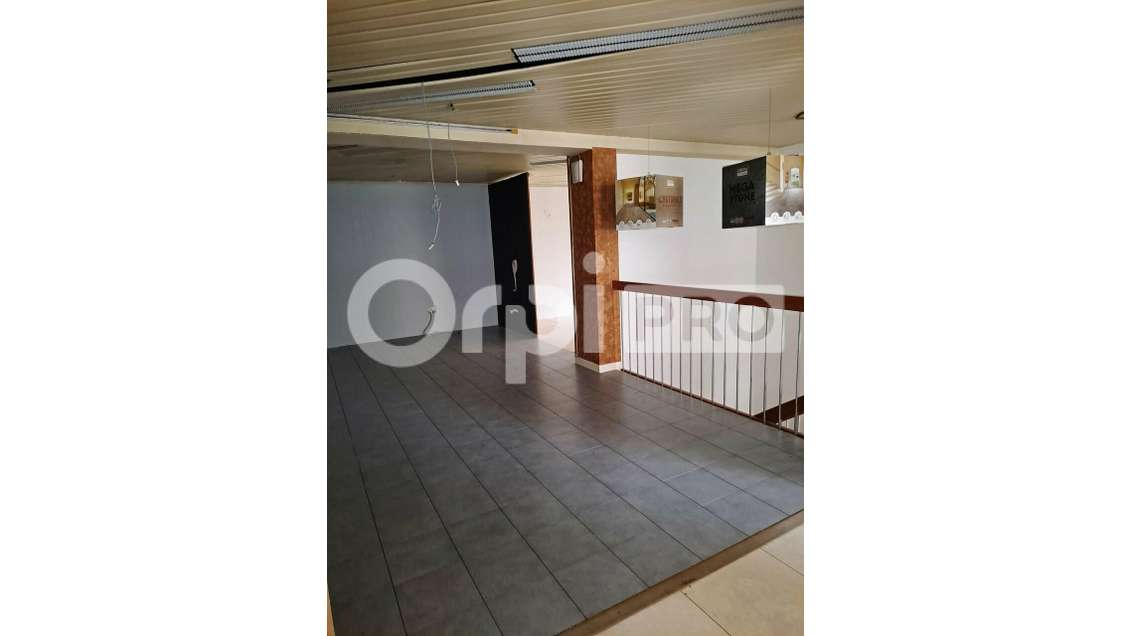 Ensemble de murs commerciaux centre ville Châlons