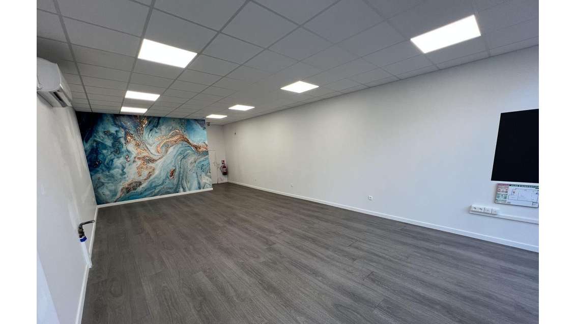 Vente local commercial 57m² à Châlons-en-Champagne