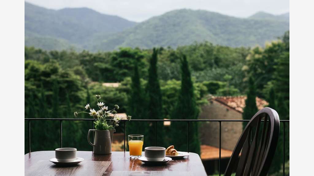 Vente murs ancien hôtel 3350m² Champagnole Jura