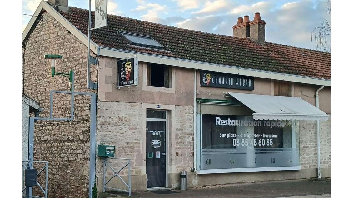 Vente murs commerciaux 97m² à Champforgeuil 