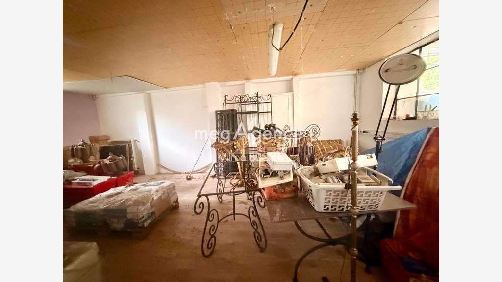 Vente local 575m² excellente visibilité Champigny