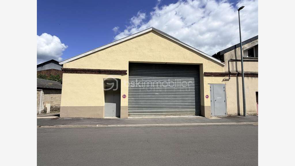 LOCAL COMMERCIAL / INDUSTRIEL AVEC ENTREPÔT - 484