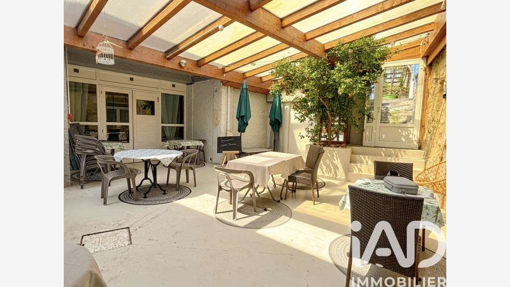 Vente local commercial 715m² à Charols