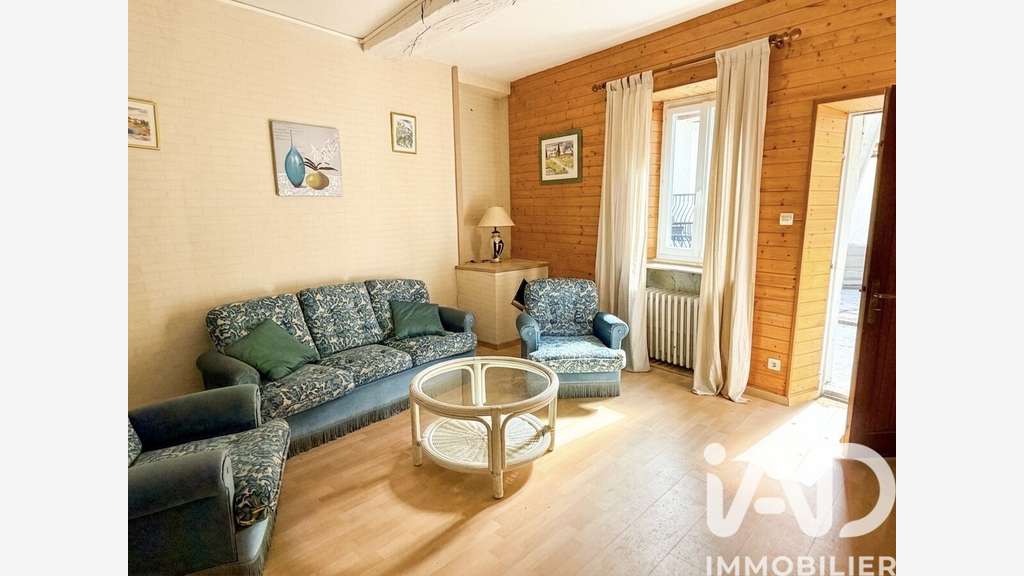 Vente local commercial 715m² à Charols