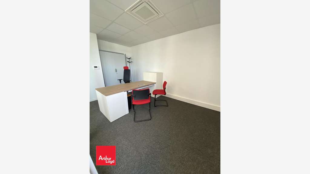À vendre local avec bureaux ZA Arago à Chartres