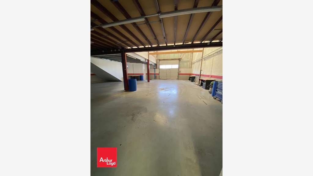À vendre local avec bureaux ZA Arago à Chartres