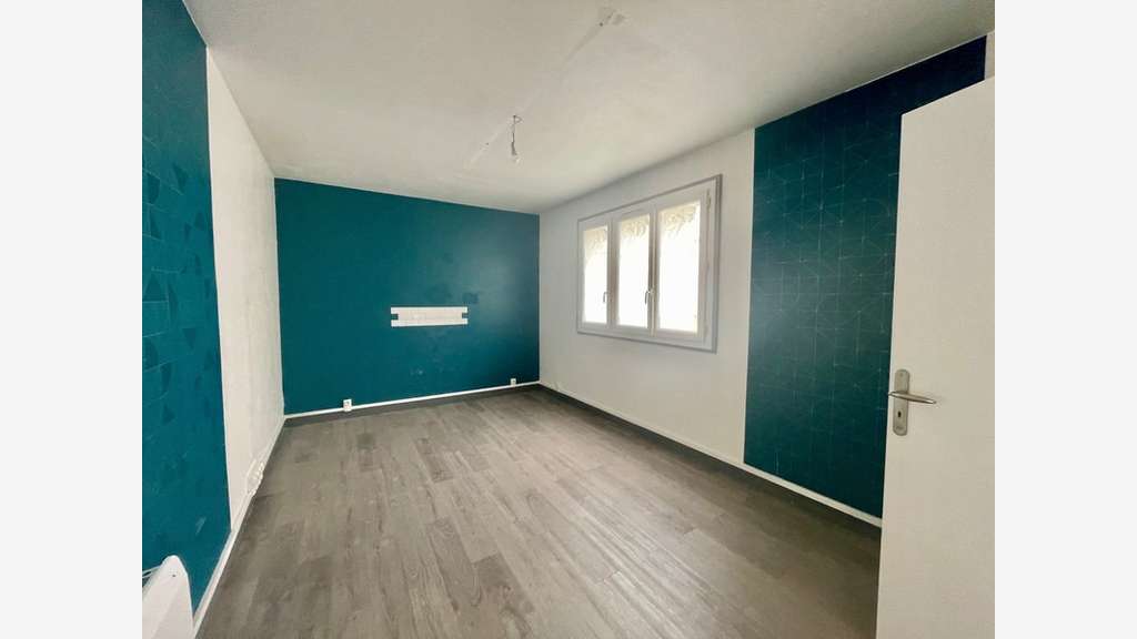 Local et appartement à vendre proche de Chartres