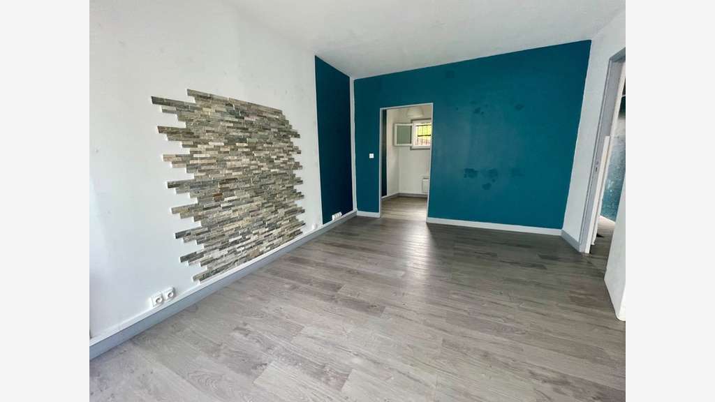 Local et appartement à vendre proche de Chartres
