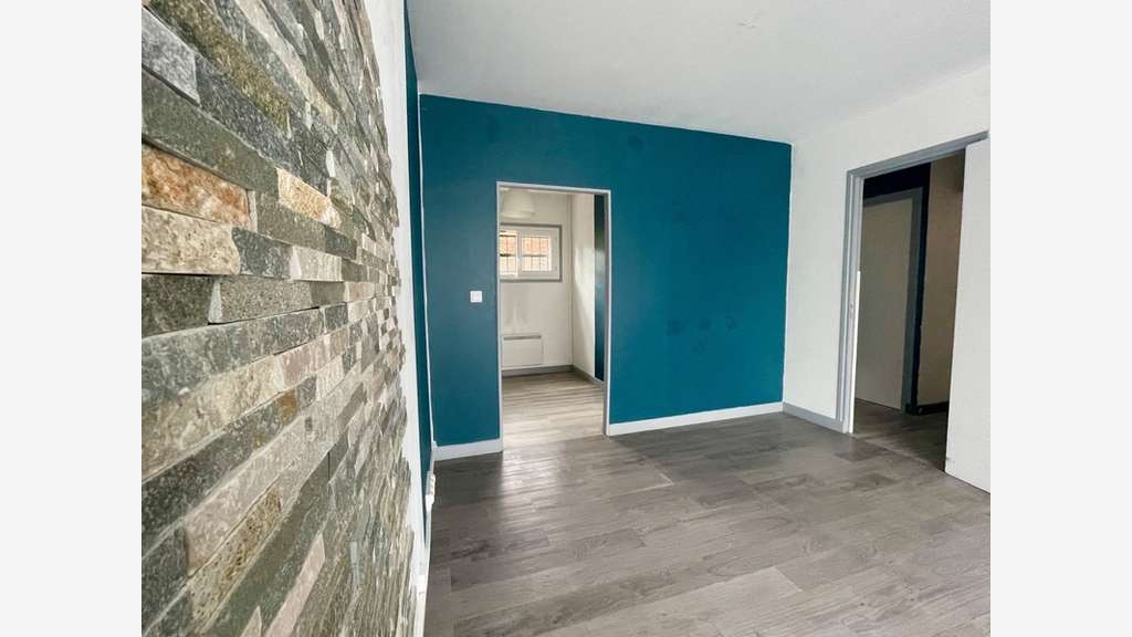 Local et appartement à vendre proche de Chartres