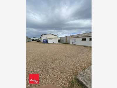 À VENDRE  Bâtiment d'activité de 707 m² sur terr